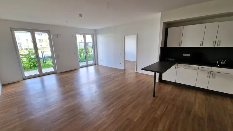 4 Zimmerwohnung mit Balkon & Wintergarten/Einbauküche/Dusch & Wannenbad — photo 1